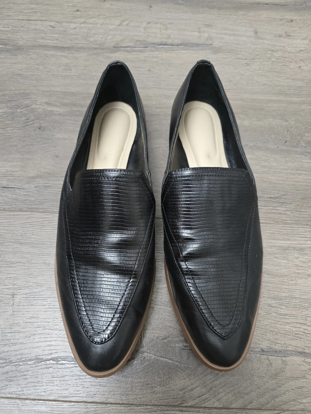 Vince Camuto Finetta Leather Loafer Black Womens Size 7.5 Preppy Classic